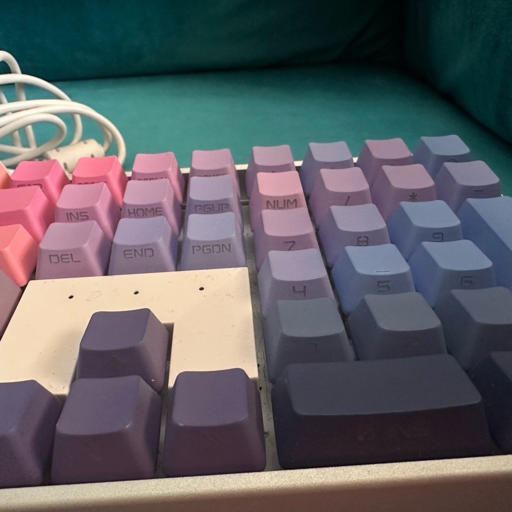 Cherry Custom Keyboard - Picture 4 of 7